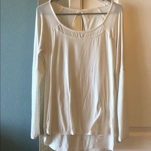 Calia by Carrie Underwood long sleeve cream top